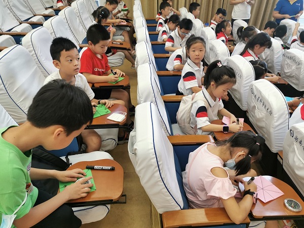 科学大课堂图片2.jpg